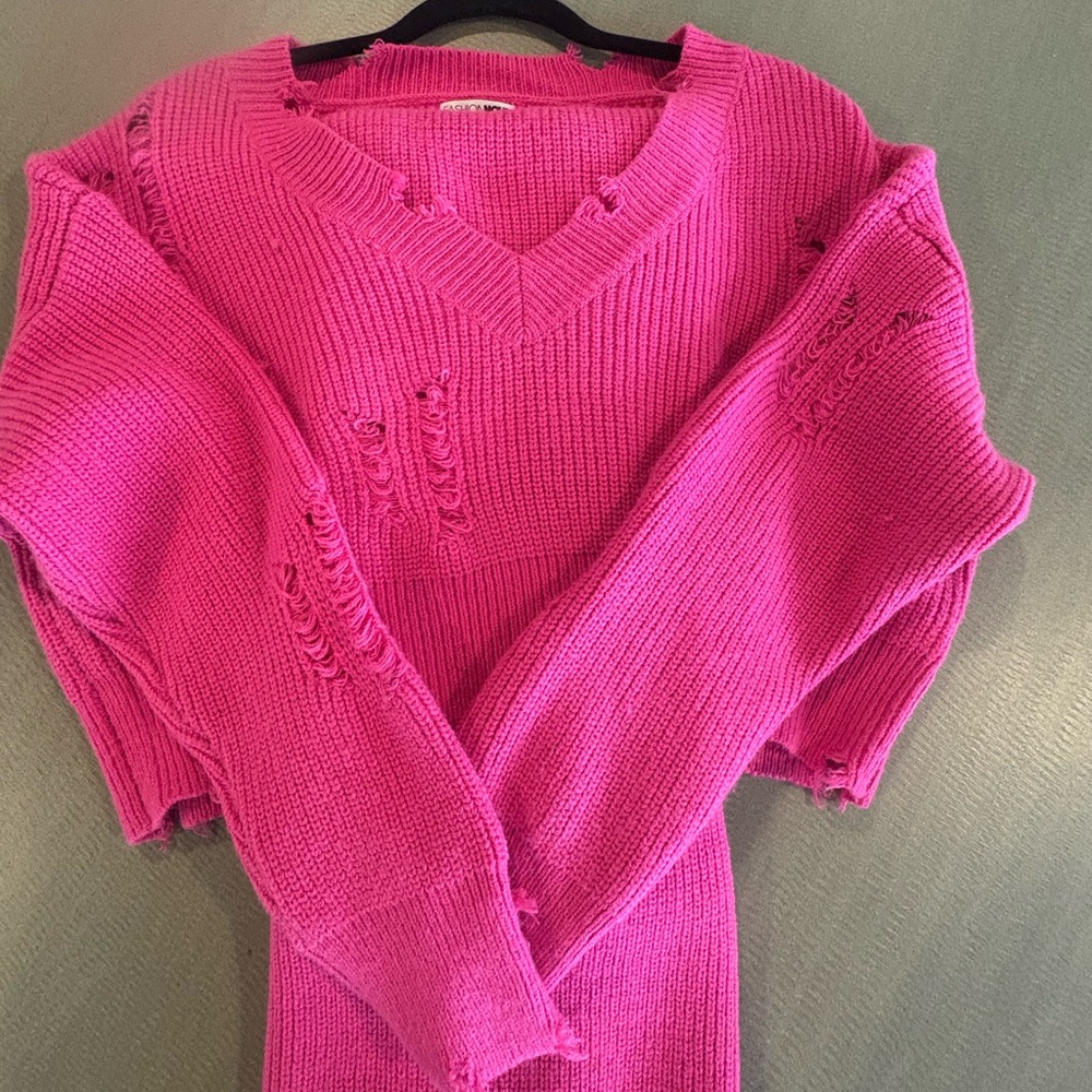 Fashion Nova Pink V-Neck Sweater